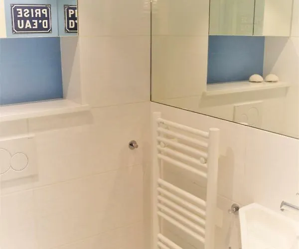 Maison D'azur بيت للعطل *