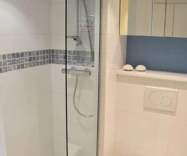 Maison D'azur بيت للعطل *